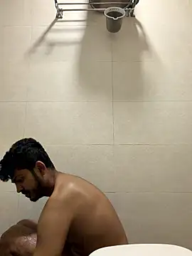 cute modell online show from 01/09/26, 05:36