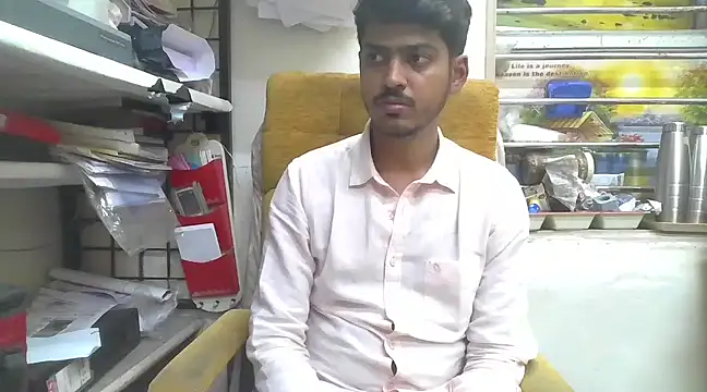 Snapshot of cute_modell chatting on 03/03/25, 01:01 cute modell online show from 03/03/25, 01:01