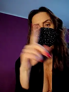 Akemi rossi online show from 04/10/26, 12:01