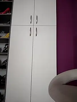 Akemi rossi online show from 10/25/25, 12:04