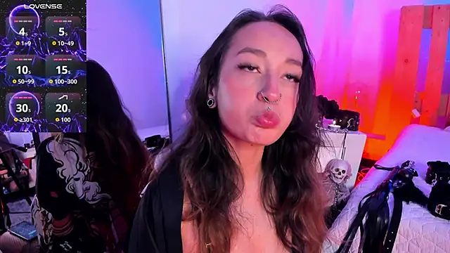 Snapshot of coral_jonesss chatting on 12/15/25, 03:51 coral jonesss online show from 12/15/25, 03:51