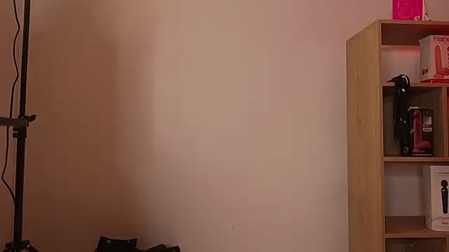 CleeoAdams  online show from 12/02/25, 05:42