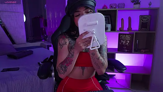 CleeoAdams  online show from 04/13/26, 05:11