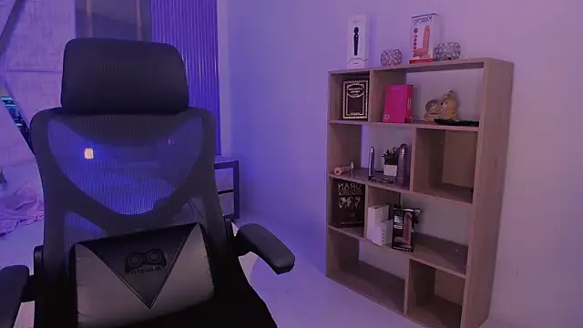 CleeoAdams  online show from 10/23/25, 05:06