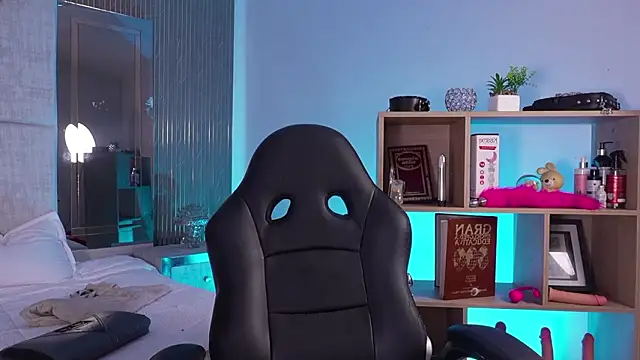 CleeoAdams  online show from 03/24/26, 05:07