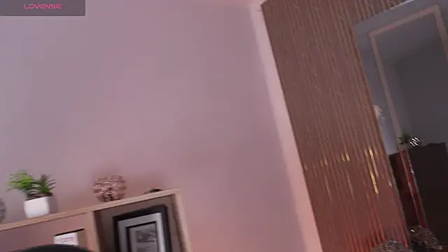 CleeoAdams  online show from 04/11/26, 05:26