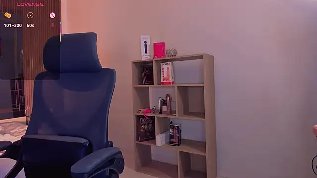 CleeoAdams  online show from 10/25/25, 05:06