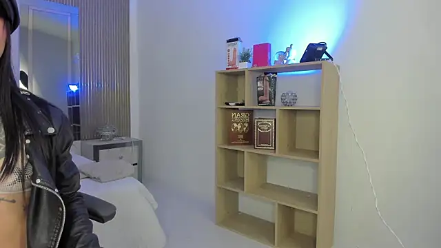 CleeoAdams  online show from 09/19/25, 04:16