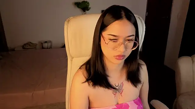 Renaxi Smith online show from 10/17/25, 07:48