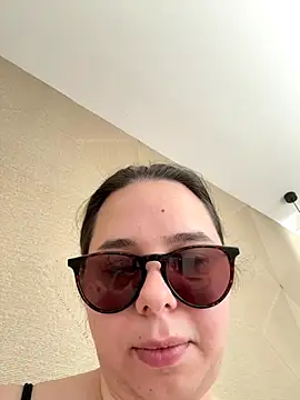 Snapshot of Teasingsarah chatting on 10/10/25, 11:55 Teasingsarah online show from 10/10/25, 11:55