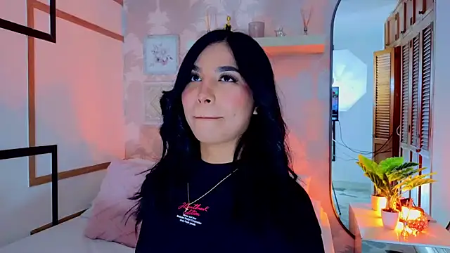 Snapshot of CharlotteGraay chatting on 06/04/26, 07:40 CharlotteGraay online show from 06/04/26, 07:40