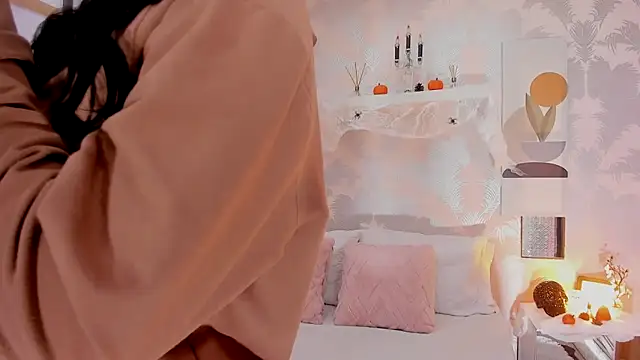 CharlotteGraay online show from 10/27/25, 07:59