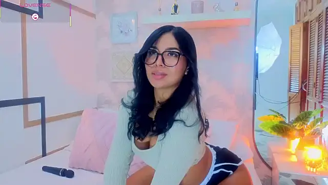 CharlotteGraay online show from 05/26/26, 07:45