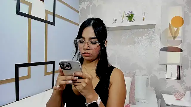 Snapshot of CharlotteGraay chatting on 10/06/25, 07:58 CharlotteGraay online show from 10/06/25, 07:58