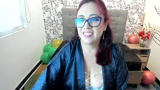 Snapshot of Victoria_Adamns chatting on 03/18/25, 11:33 Victoria Adamns online show from 03/18/25, 11:33