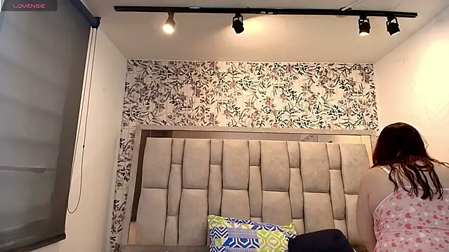 Victoria Adamns online show from 02/14/26, 12:05