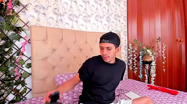 mikee 007 online show from 01/13/25, 01:39