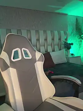 Sara  collins   online show from 12/20/25, 12:19