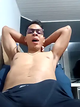 HornyTiger744 online show from 02/05/26, 12:28