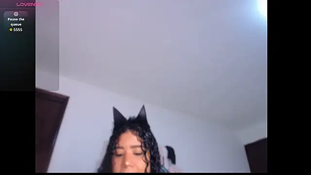 leslycarsson online show from 10/10/25, 01:39