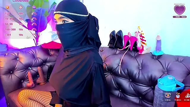 Snapshot of azahara_faraah chatting on 10/12/25, 12:45 azahara faraah online show from 10/12/25, 12:45