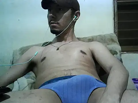 Snapshot of michel1520 chatting on 11/02/25, 08:58 michel1520 online show from 11/02/25, 08:58