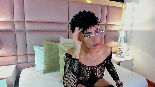 LuciaWallace online show from 09/21/25, 09:31