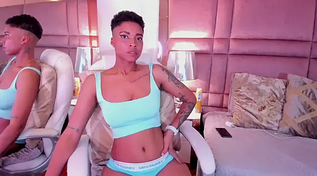 LuciaWallace online show from 02/15/25, 06:44