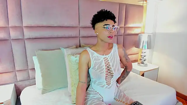 LuciaWallace online show from 09/27/25, 03:34