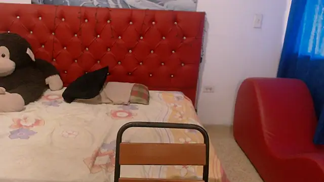 Snapshot of kitty_squirt28 chatting on 02/05/25, 07:20 kitty squirt28 online show from 02/05/25, 07:20