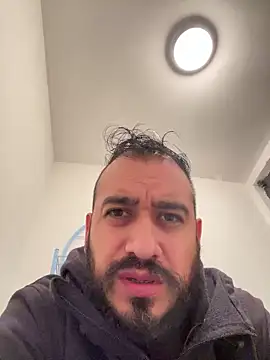 leonardohot1987 online show from 01/15/25, 04:21