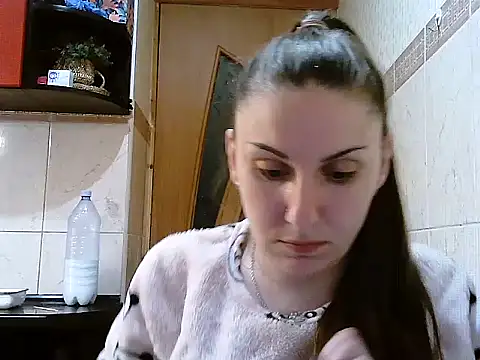 Yuliia30 online show from 04/15/26, 07:58