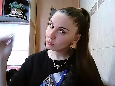 Yuliia30 online show from 05/01/26, 02:11