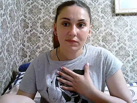 Snapshot of Yuliia30 chatting on 06/27/26, 07:20 Yuliia30 online show from 06/27/26, 07:20