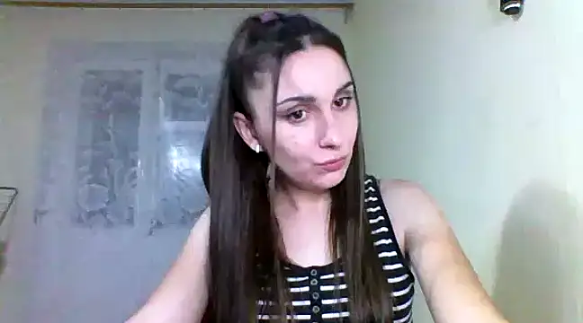 Snapshot of Yuliia30 chatting on 01/11/25, 04:14 Yuliia30 online show from 01/11/25, 04:14