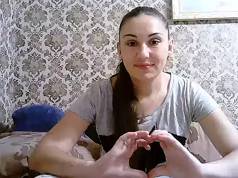 Snapshot of Yuliia30 chatting on 10/18/25, 01:13 Yuliia30 online show from 10/18/25, 01:13