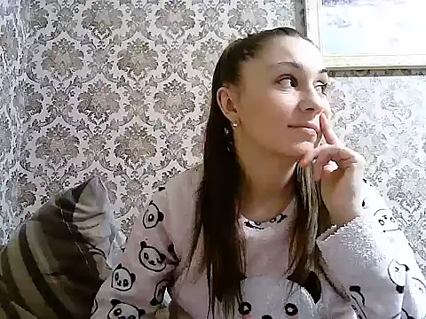Snapshot of Yuliia30 chatting on 10/17/25, 02:30 Yuliia30 online show from 10/17/25, 02:30