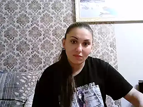 Snapshot of Yuliia30 chatting on 09/13/25, 03:23 Yuliia30 online show from 09/13/25, 03:23