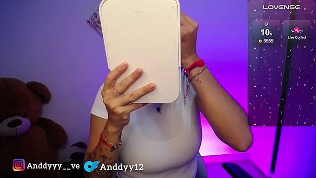Snapshot of Anddyy__ chatting on 04/19/26, 04:52 Anddyy online show from 04/19/26, 04:52