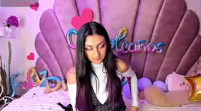 Snapshot of sweetfoxy_17 chatting on 02/25/25, 09:15 sweetfoxy 17 online show from 02/25/25, 09:15