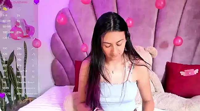 Snapshot of sweetfoxy_17 chatting on 02/08/25, 04:57 sweetfoxy 17 online show from 02/08/25, 04:57