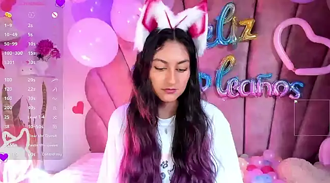 Snapshot of sweetfoxy_17 chatting on 02/17/25, 09:32 sweetfoxy 17 online show from 02/17/25, 09:32