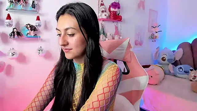 Snapshot of sweetfoxy_17 chatting on 12/18/25, 04:28 sweetfoxy 17 online show from 12/18/25, 04:28