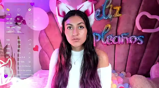 Snapshot of sweetfoxy_17 chatting on 02/18/25, 10:03 sweetfoxy 17 online show from 02/18/25, 10:03