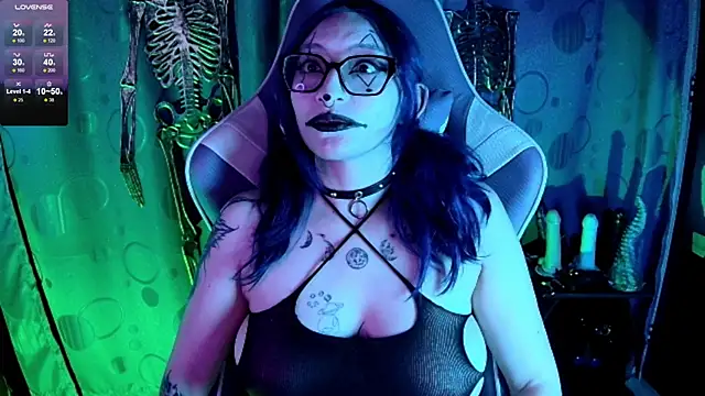 Kimlennox  online show from 11/04/25, 03:27