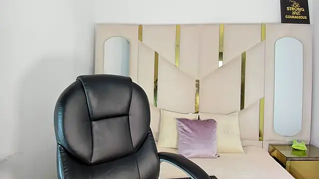 Salmaportman69 online show from 02/07/26, 02:25