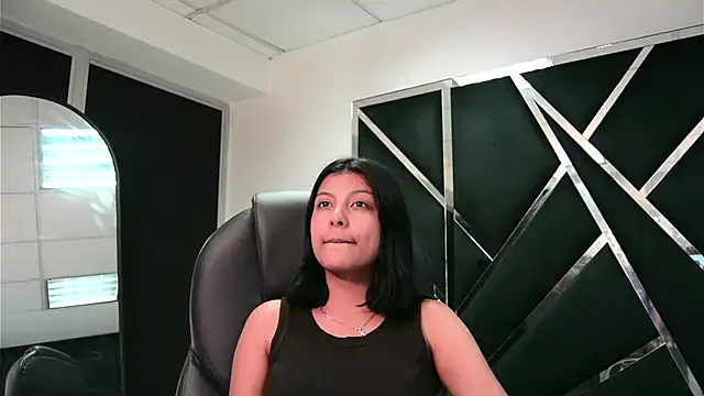 Snapshot of Salmaportman69 chatting on 11/03/25, 12:49 Salmaportman69 online show from 11/03/25, 12:49