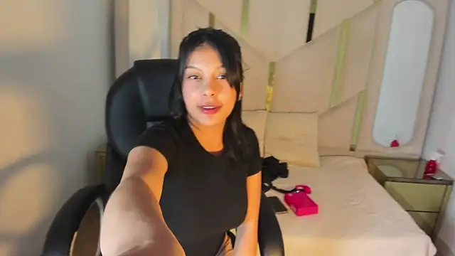 Salmaportman69 online show from 03/12/26, 09:30