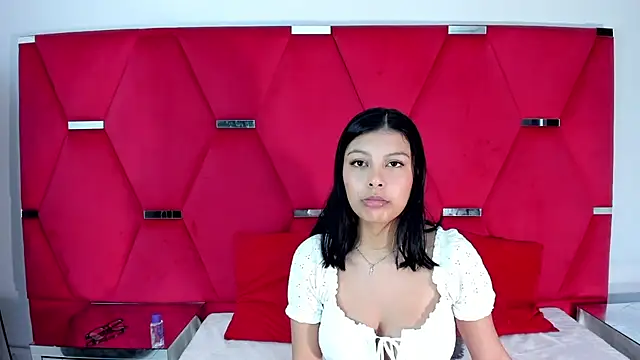 Salmaportman69 online show from 02/03/26, 08:03