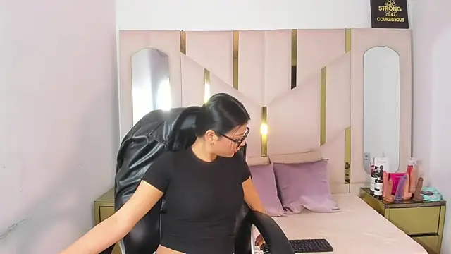 Salmaportman69 online show from 01/17/26, 03:48